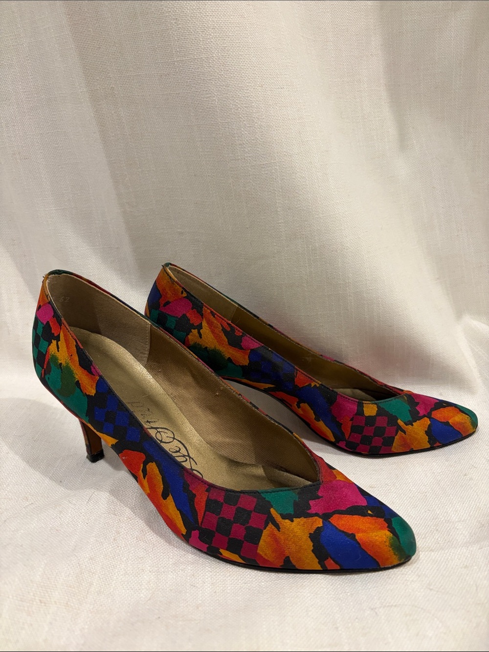 Life Stride Multicolor Pointed Toe Pumps with Floral & Geometric Print